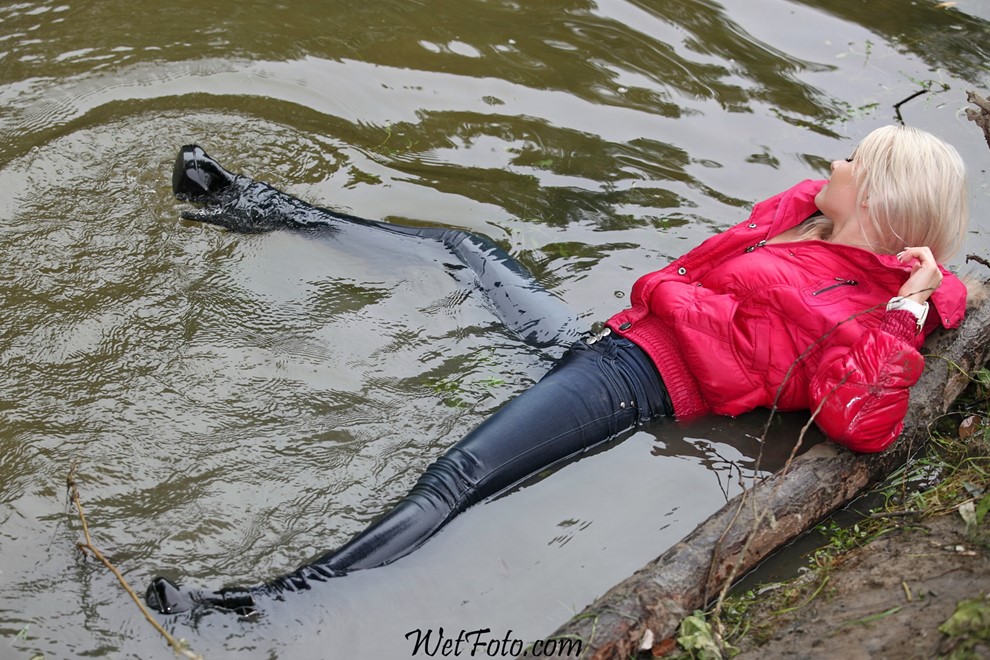 wet girl get wet fully clothed jacket jeans t-shirt shoes lake