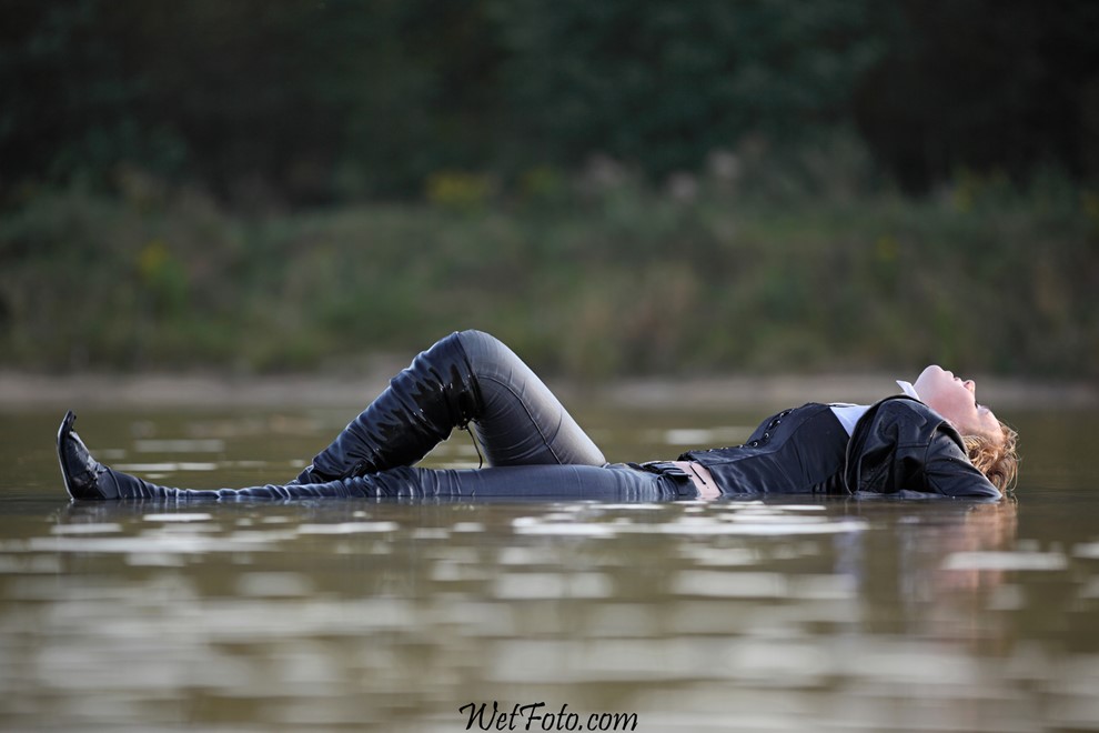 wet girl get wet wet hair fully clothed jeans denim jacket tights high heels bath