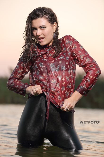 wetfoto girl in wet black leggings