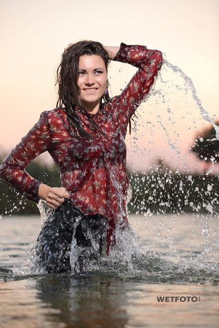 wetfoto girl in wet black leggings
