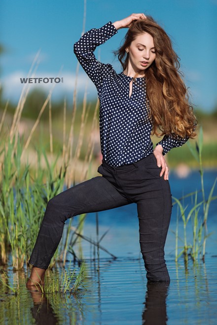 wetfoto wet girl in the lake