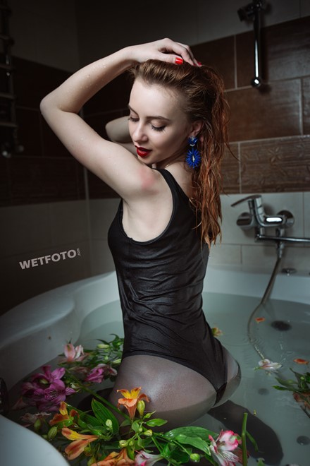 wetlook girl with flowers get wet water clothed bodysuit tights bathroom wetfoto