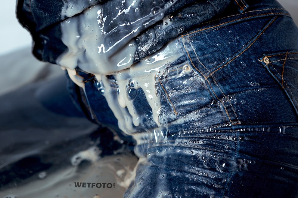 wetfoto wetlook blonde girl wet denim outfit takes bath fully clothed
