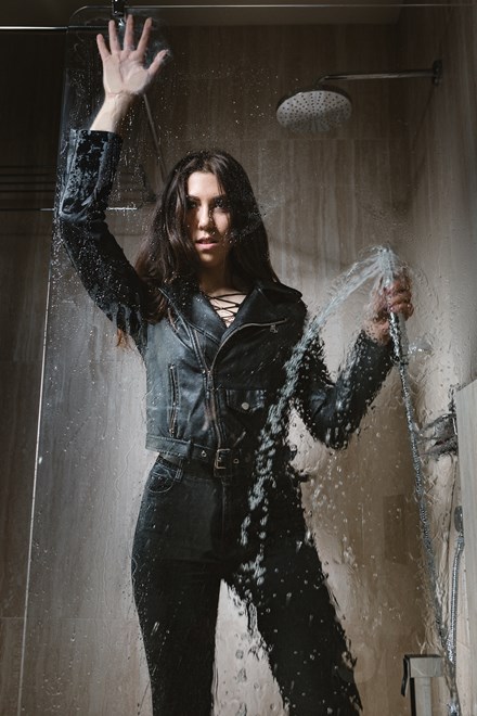 wetfoto wetlook hot girl get wet takes shower sexy jeans