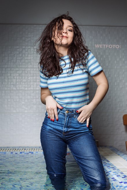 wetfoto wetlook girl get soaking wet clothed jacuzzi