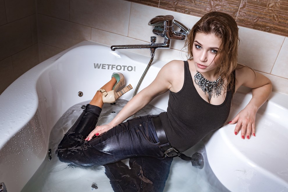 wetfoto wetlook sexy girl wet fully clothed bath shower