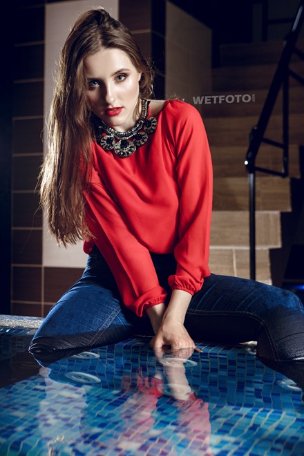 wetfoto wetlook underwater shooting with fully clothed girl pool