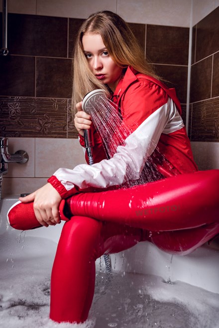wetfoto wetlook girl red clothes get completely wet bath