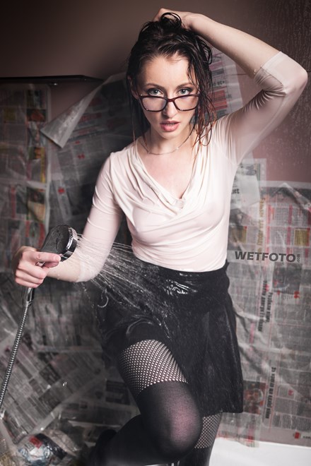 girl takes bath get wet sexy pantyhose skirt shoes