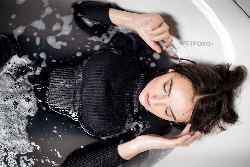 girl swims clothes sneakers socks jeans wetfoto