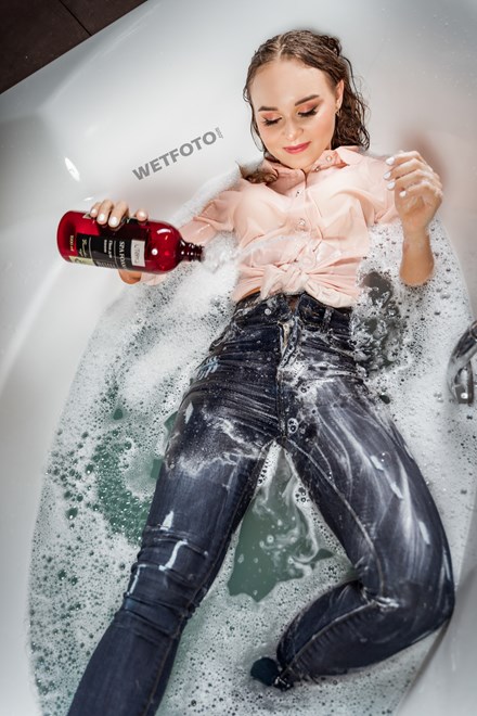 wetfoto wetlook wet super skinny jeans