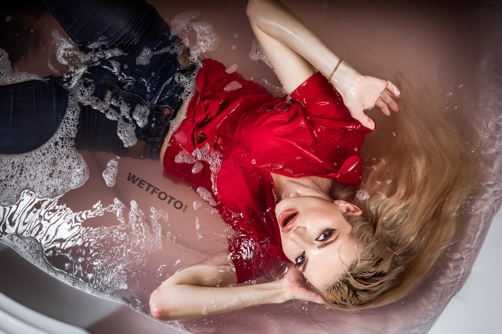 wetfoto blonde wet jeans wetlook