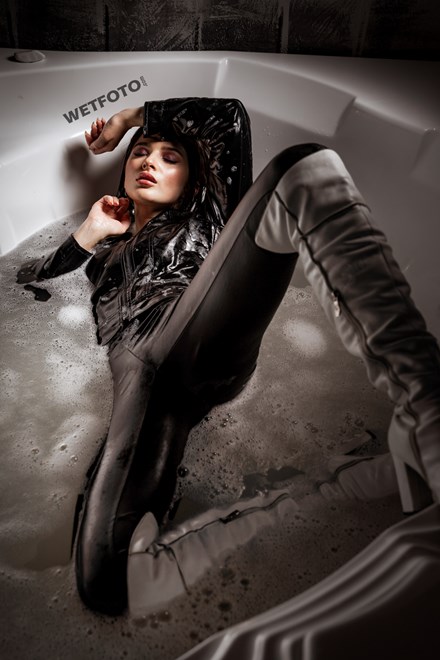 wet black leggings wetfoto