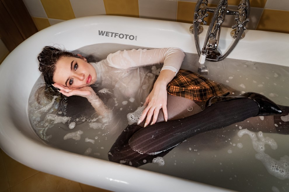 skirt wetlook wetfoto