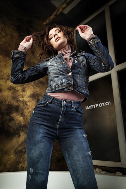 two outfit wetlook wetfoto