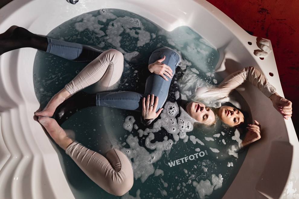 wetfoto wet girls