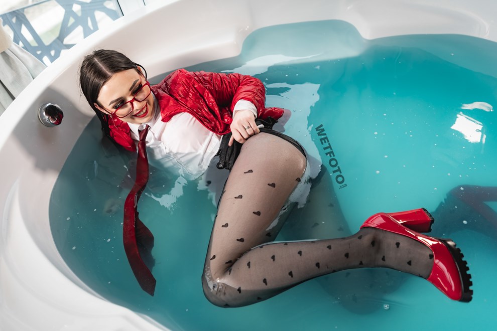 wetfoto wet girls